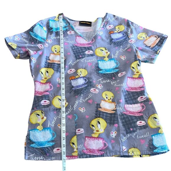 Looney Tunes Scrubs Top V-Neck Short Sleeve Flannel Cotton Gray Women’s Small - Picture 13 of 16